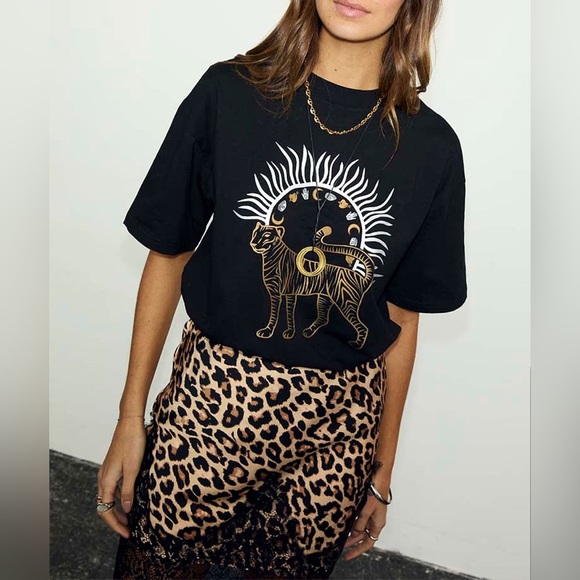 NWT NEVER FULLY DRESSED
Black Tiger Sun T-Shirt - Picture 6 of 7